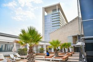 Heart of DIFC: SKY Gardens Modern Chic Studio
