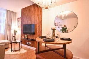 Heart of DIFC: SKY Gardens Modern Chic Studio