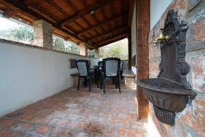 SKLÍPEK POD STOLOVOU HOROU