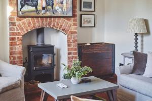 Large Stylish Luxury Cotswold Cottage - ideal for families, w EV charging