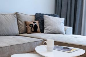 Modern & Stylish Sea Apartment with Parking