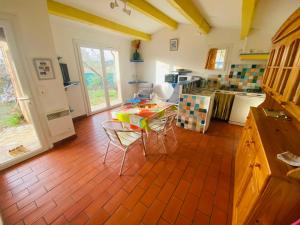 Location climatisée, piscine, animaux acceptés, jardin clôturé, parking, provence , wifi