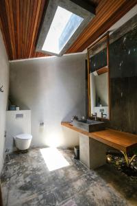 Phòng Giường Đôi Nhìn Ra Hồ Bơi (Double Room with Pool View)