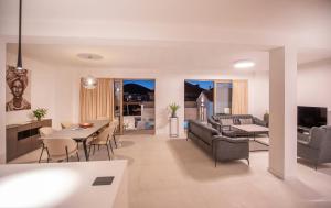 Brand New Villa Carmelita Exclusive with free Smart Car