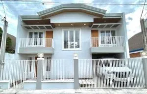 Family Friendly Cozy Village Stay Sta Rosa Belair - Biñan