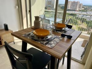 Studio avec vue sur Marina et Mer - 2 adultes et 1 enfant maximum