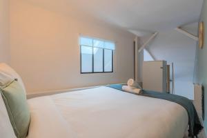 Appartements One bedroom mezzanine apartment, with parking : photos des chambres