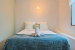 Appartements One bedroom mezzanine apartment, with parking : photos des chambres