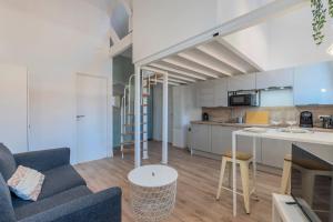 Appartements 1 bedroom duplex apartment, with parking : photos des chambres