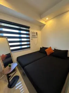 M&Ms Place - Hulugan