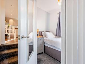 2 Bed in Aberaeron 94044