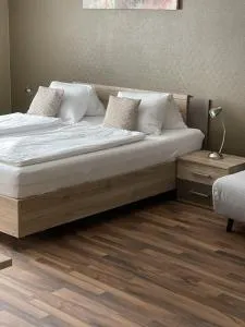 奥尔菲利特斯旅馆 - 布如克纽多夫