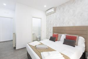 Double Room with Balcony room in 247 Luxury Rooms Trastevere