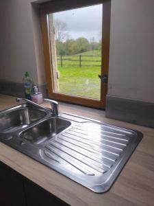 Maisons de vacances Stunning Home In Poitou Charentes With Jacuzzi, Wifi And Outdoor Swimming Pool : photos des chambres