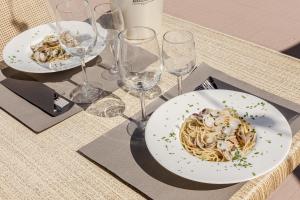 Hotel Gadames - Lunch on the Beach