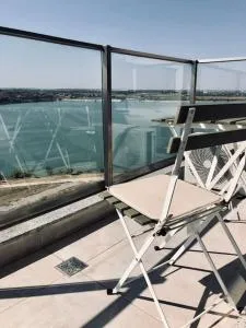 Lakeside Oasis Apartment - Ciurel