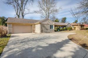 1mi to ND, King Beds, Easy Parking, Pet Friendly, Huge Fenced Yard for Games