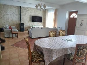 Maisons de vacances Belle maison du 18e siecle : photos des chambres