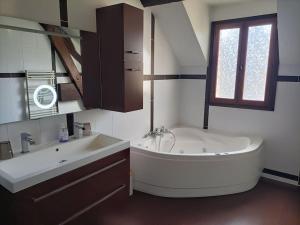 Maisons de vacances Belle maison du 18e siecle : photos des chambres