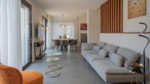 MAREA 8, Emma Villas