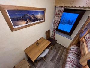 Chalet Chez Louis - Alpine Charm with Mont Blanc View & Ski Access