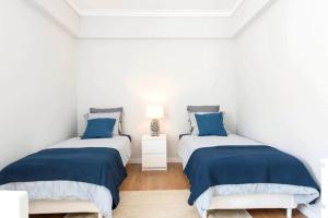 Elegant and bright apartment in Estoril