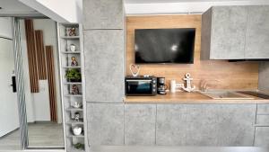 Cosmopolitan - Studio pe plaja cu vedere la mare & loc parcare gratis