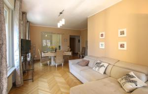 3 Bedroom Nice Apartment In Rovereto