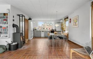 Lovely Home In Mern With Wifi