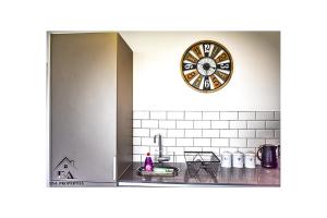 Modern 2 Bed 2 Bath Bracknell with Free Parking