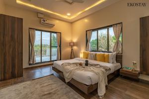 Ekostay Gold Palm Estate I Cricket Turf I Rain Dance I 2 Acre Property