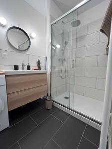 Appartements Le patio : Appartement chic 3 chambres au coeur de Pau : photos des chambres
