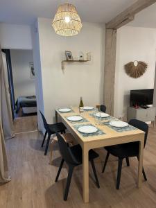 Le patio : Appartement chic 3 chambres au cœur de Pau