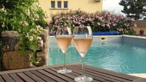 Maisons de vacances Maison 6p, 3ch, piscine, jacuzzi, cuisine d'ete, jardin clos : photos des chambres