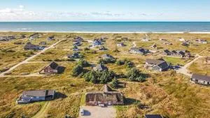 Cozy thatched cottage with pool by the sea - SJ450 - Langerhuse