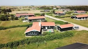 Spacious and well furnished pool house - SJ170 - Ferring