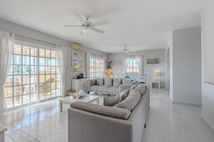 Villa El Yuka with heated pool