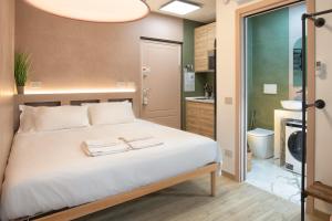 Pink Flamingo Balcony Studio by Central Station