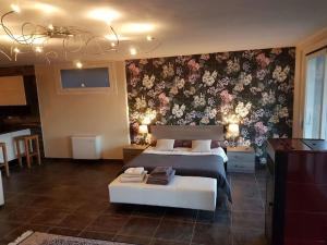 CONFINEDEISANTI Bed&Breakfast