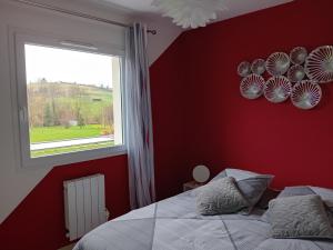 chambre rouge privée avec piscine