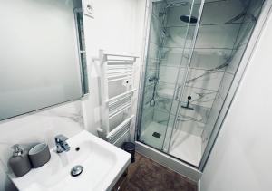 Appartements Superbe T5 moderne a 10 min de Lille-Centre : photos des chambres