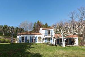 Maisons de vacances Villa Triptyque - Avec piscine et grand jardin : photos des chambres