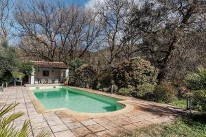 Maisons de vacances Villa Triptyque - Avec piscine et grand jardin : photos des chambres