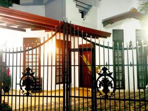 Matara Near Polhena & Mirissa Three Story House