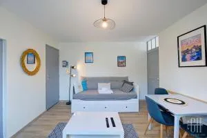 Le Valois / Vue Sur Château D'Amboise - Назель