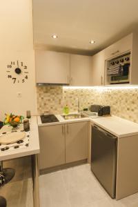 Empyrean Loft by Nexus, next to Martiou str and shops, 10 mins from city centre