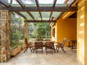 Seaside Pineta Retreat