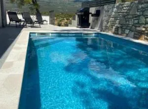 Stone House Kostela - 格基卡琳