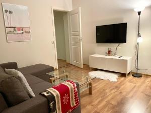 Spacious Holiday Apartment with Wifi and parking