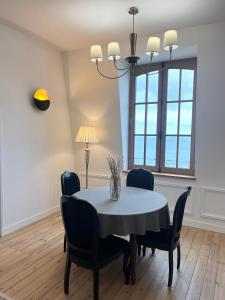 Appartements Le Royal XIX Dinard vue mer luxe : photos des chambres